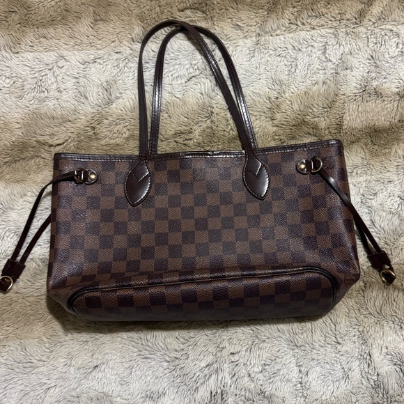 Authentic Louis Vuitton Damier Neverfull PM Tote bag GUC. Serial No. SD5009 - Picture 16 of 16